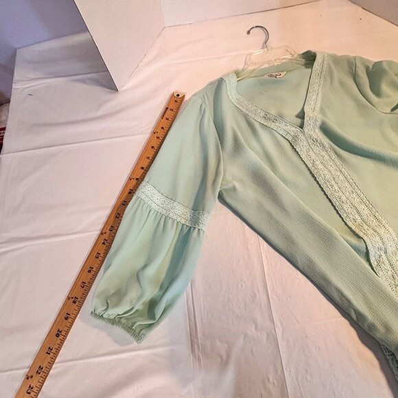 The Pioneer Woman Sage Green Crochet Trim Peasant Blouse With 3/4 Sleeves Size M - Picture 7 of 10